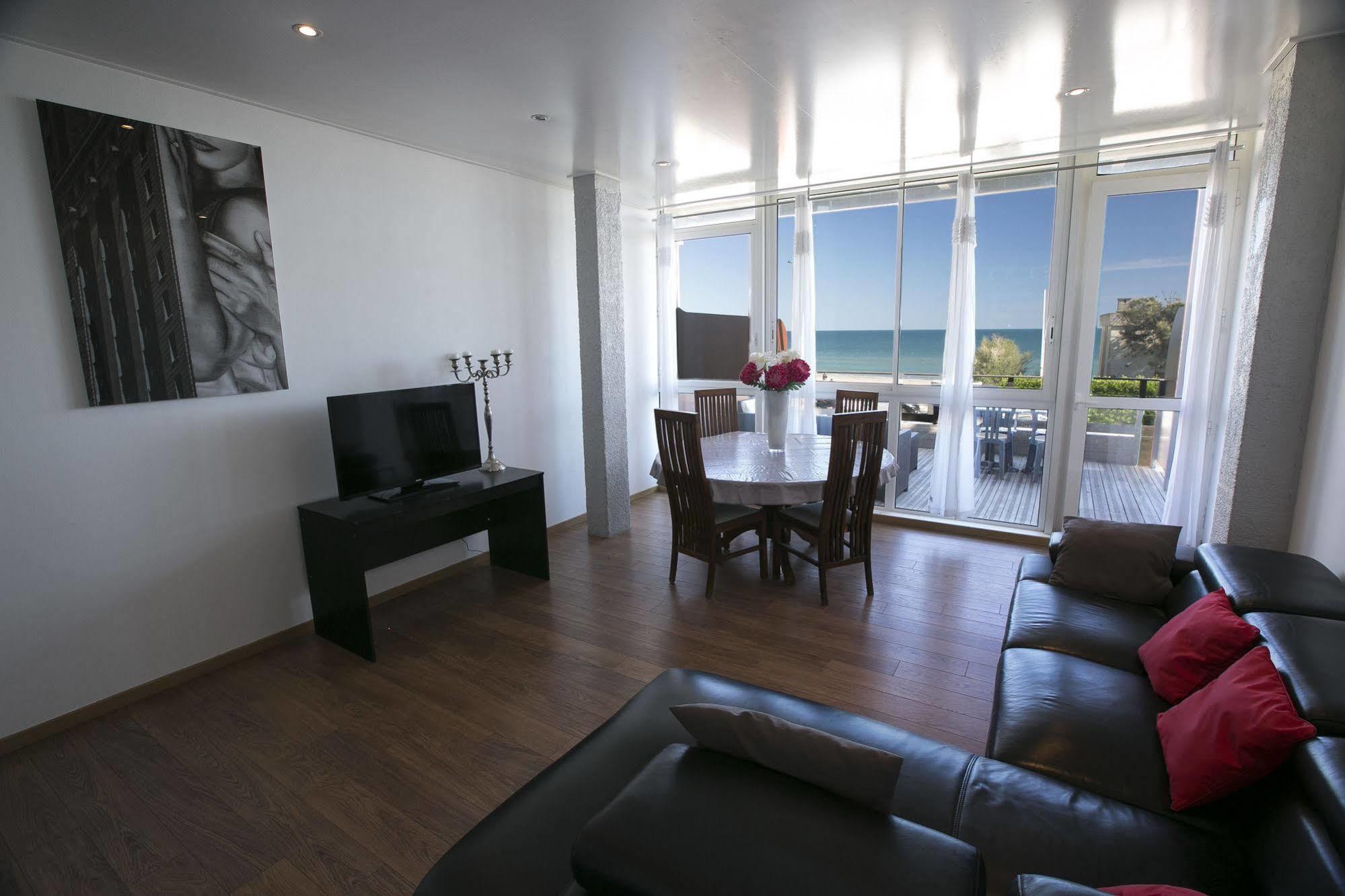 Le Grand Large Bord De Mer Hotel & Appartements Palavas-les-Flots Εξωτερικό φωτογραφία